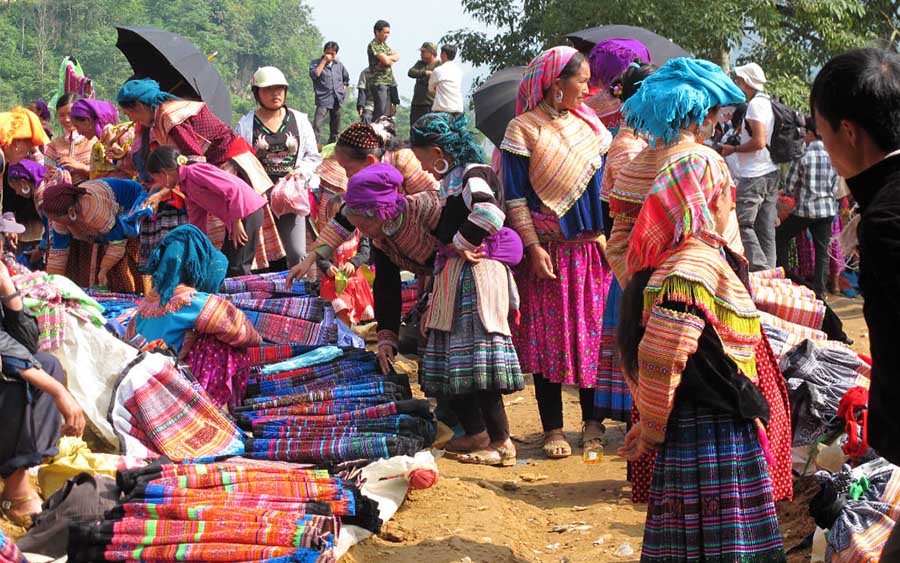 locals in sapa vietnam